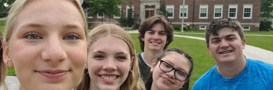 Alunos da Saint Paul Lutheran High School